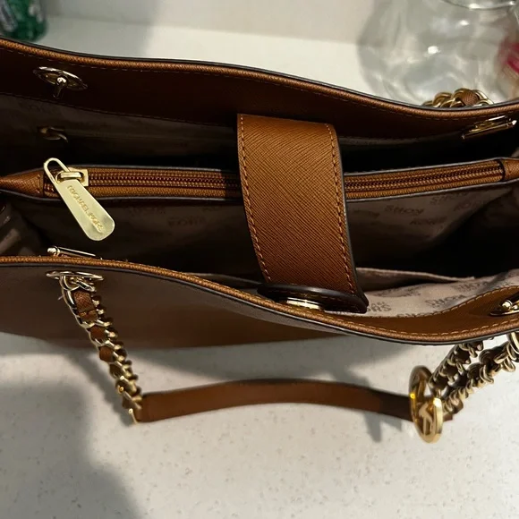 MK Leather Tote & Wallet - Picture 6 of 14